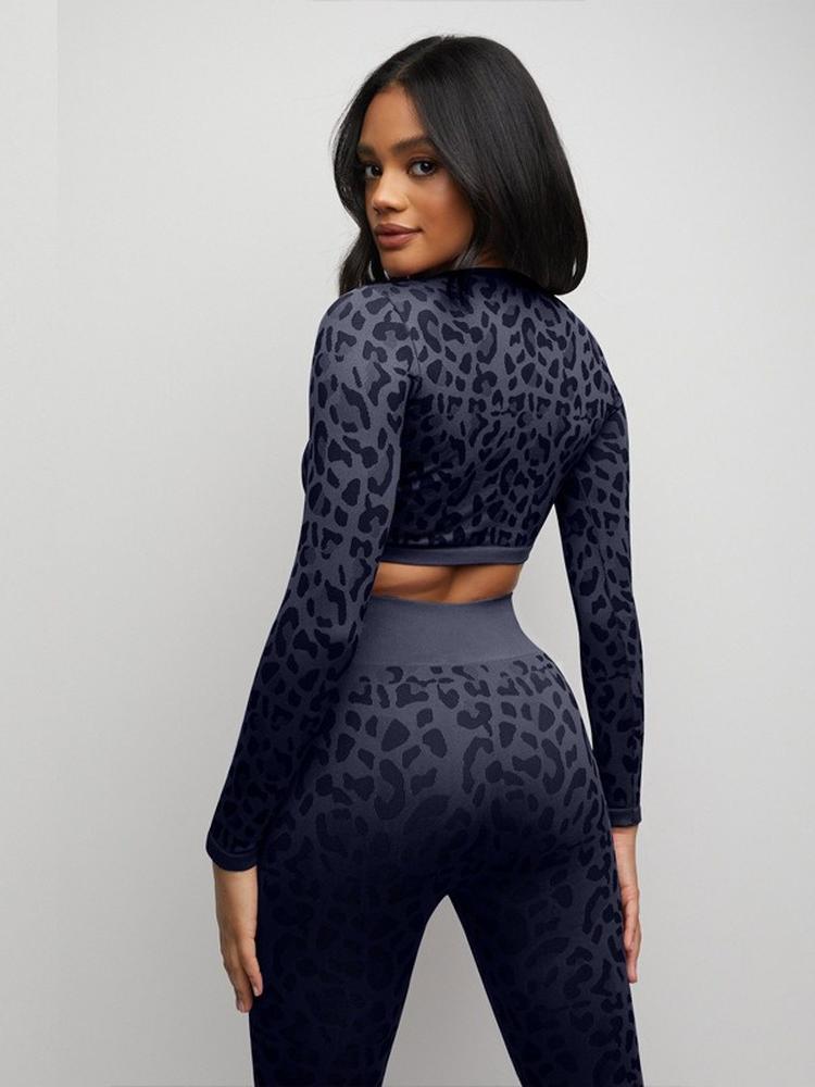 Seamless leopard set