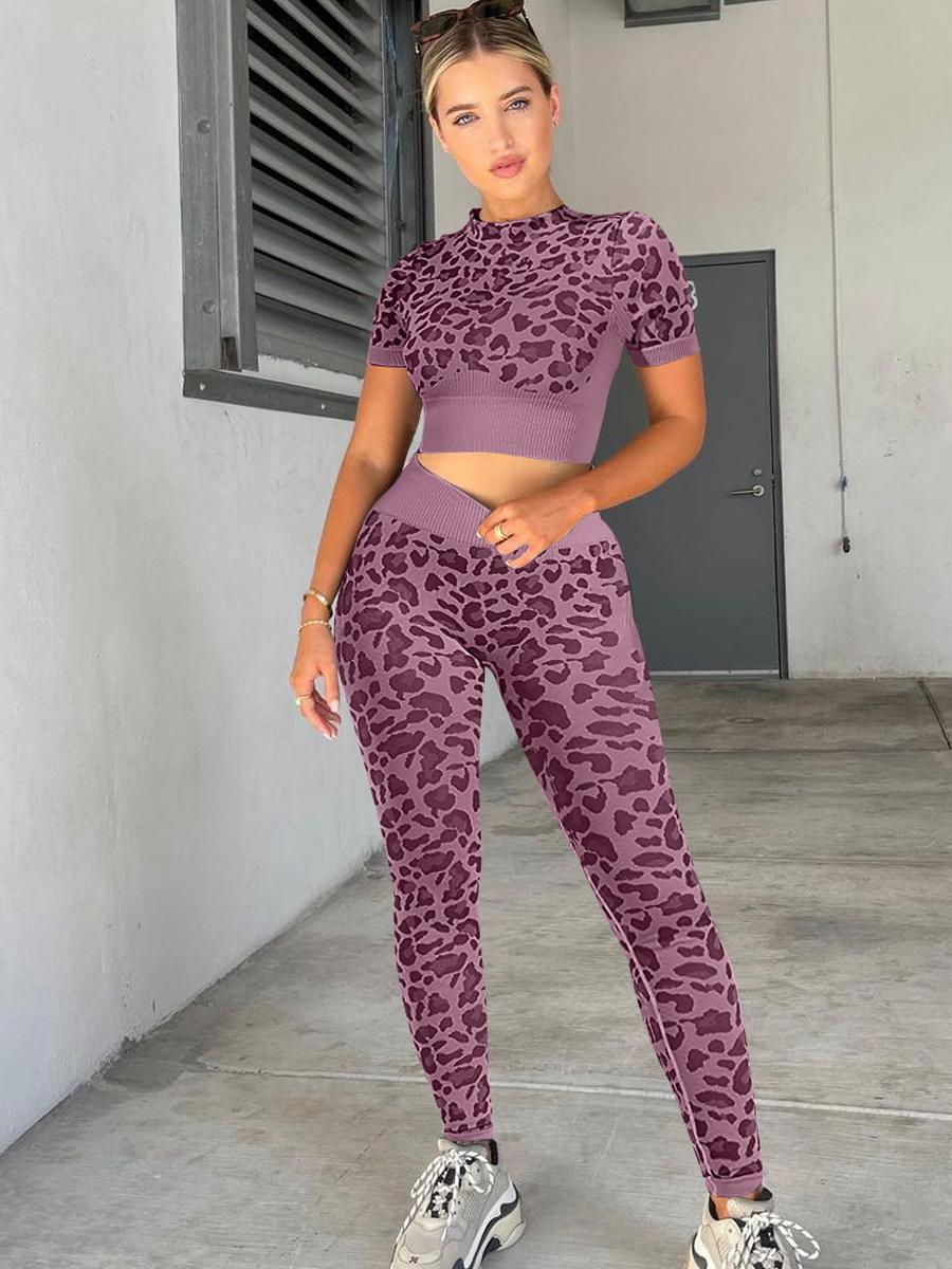 Seamless leopard set